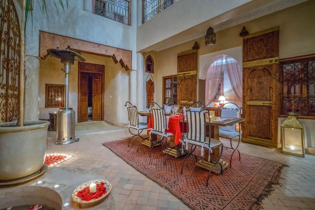 Riad Jaune Safran En Exclusivite Marakéš